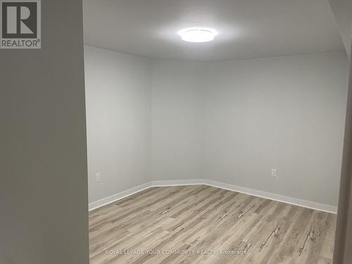 24 Sun King Crescent, Barrie, ON - Indoor Photo Showing Other Room