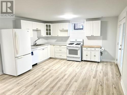 24 Sun King Crescent, Barrie, ON - Indoor Photo Showing Kitchen