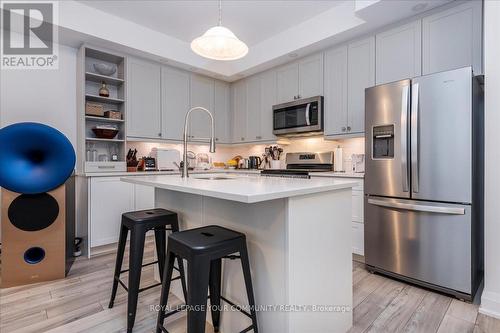 74 Discovery Trail, Midland, ON - Indoor Photo Showing Kitchen With Upgraded Kitchen