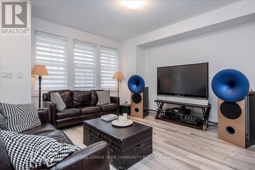 74 Discovery Trail, Midland, ON - Indoor Photo Showing Living Room