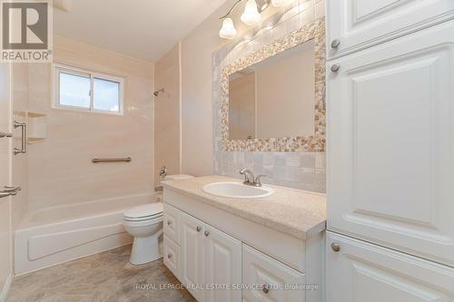 2136 Davebrook Road, Mississauga, ON - Indoor Photo Showing Bathroom