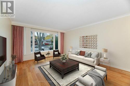 2136 Davebrook Road, Mississauga, ON - Indoor Photo Showing Living Room