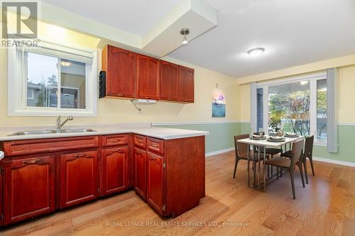 2136 Davebrook Road, Mississauga, ON - Indoor Photo Showing Kitchen With Double Sink