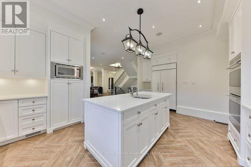 241 Roseland Crescent, Burlington, ON - Indoor Photo Showing Kitchen