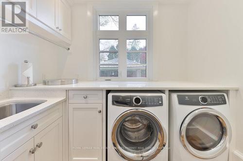 241 Roseland Crescent, Burlington, ON - Indoor Photo Showing Laundry Room