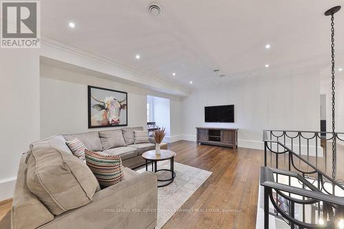 241 Roseland Crescent, Burlington, ON - Indoor Photo Showing Living Room