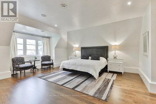 241 Roseland Crescent, Burlington, ON - Indoor Photo Showing Bedroom