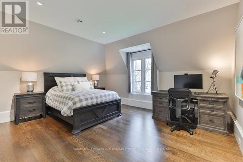 241 Roseland Crescent, Burlington, ON - Indoor Photo Showing Bedroom