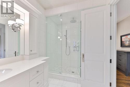 241 Roseland Crescent, Burlington, ON - Indoor Photo Showing Bathroom