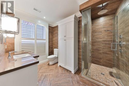 241 Roseland Crescent, Burlington, ON - Indoor Photo Showing Bathroom