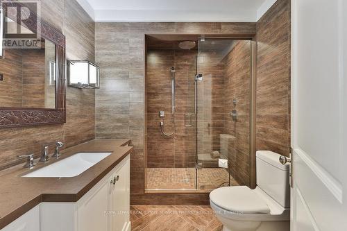 241 Roseland Crescent, Burlington, ON - Indoor Photo Showing Bathroom