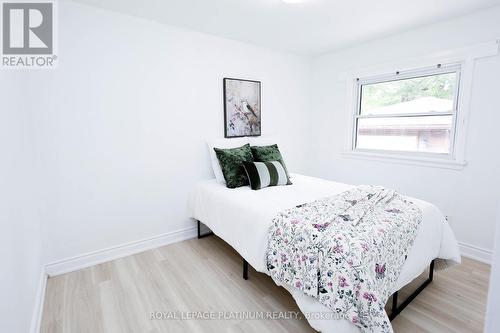 1681 Dale Street, London, ON - Indoor Photo Showing Bedroom