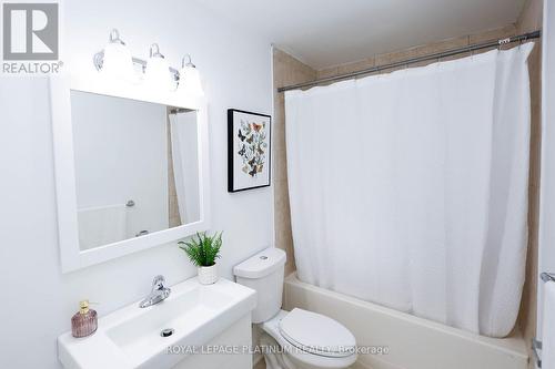 1681 Dale Street, London, ON - Indoor Photo Showing Bathroom