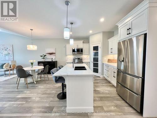 41 Virginia Crescent, Belleville, ON - Indoor Photo Showing Kitchen With Stainless Steel Kitchen With Upgraded Kitchen