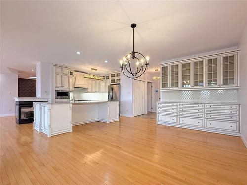 31 Hanbury Place, Brandon, MB - Indoor Photo Showing Kitchen