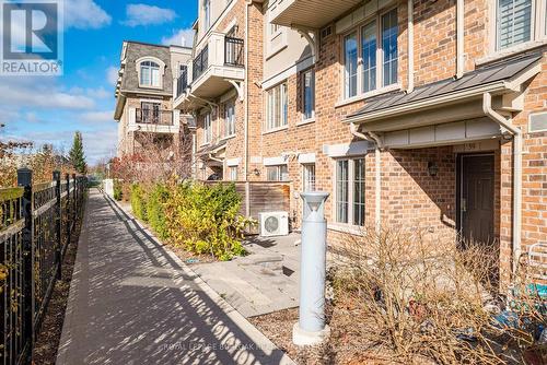 59 - 2441 Greenwich Drive, Oakville, ON - Outdoor