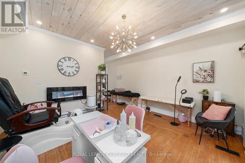 125 Picton Main Street, Prince Edward County, ON - Indoor