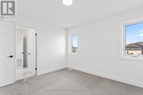 258 Hesselman Crescent, London, ON - Indoor Photo Showing Other Room