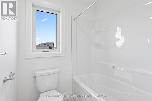 258 Hesselman Crescent, London, ON - Indoor Photo Showing Bathroom