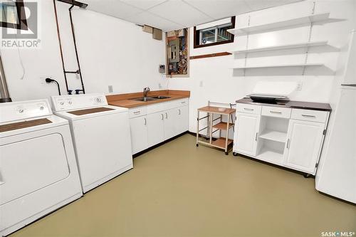 1614 Bradwell Avenue, Saskatoon, SK - Indoor Photo Showing Laundry Room