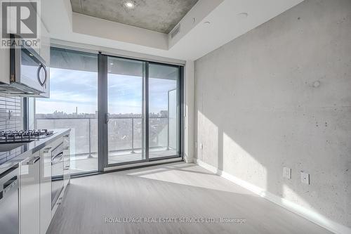 1414 - 195 Mccaul Street, Toronto, ON - Indoor Photo Showing Kitchen