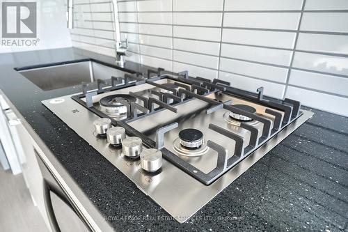 1414 - 195 Mccaul Street, Toronto, ON - Indoor Photo Showing Kitchen