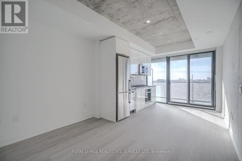 1414 - 195 Mccaul Street, Toronto, ON - Indoor