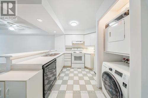 802 - 801 King Street W, Toronto, ON - Indoor Photo Showing Laundry Room