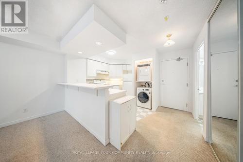 802 - 801 King Street W, Toronto, ON - Indoor Photo Showing Laundry Room