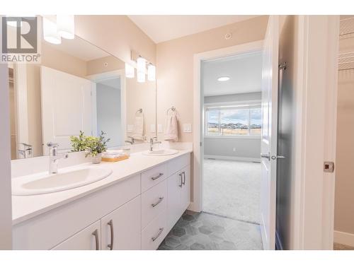 8800 Dallas Drive Unit# 176, Kamloops, BC - Indoor Photo Showing Bathroom