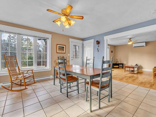 Dining room - 10 Rue Fanny, Val-Des-Monts, QC - Indoor Photo Showing Dining Room