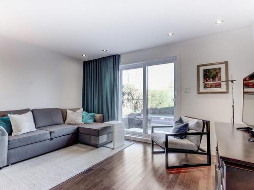 Intergenerational - 1160 Rue De Bougainville, Saint-Bruno-De-Montarville, QC - Indoor Photo Showing Living Room