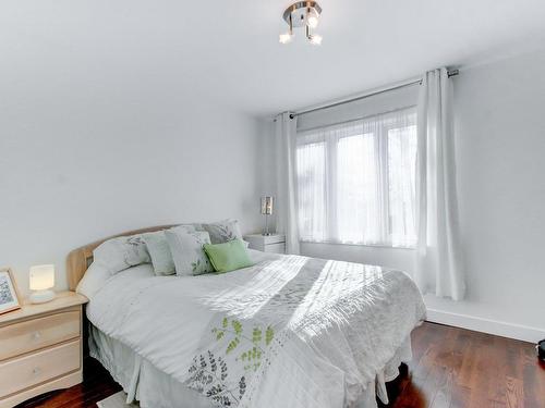 Intergenerational - 1160 Rue De Bougainville, Saint-Bruno-De-Montarville, QC - Indoor Photo Showing Bedroom