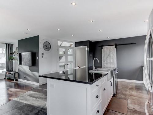 Kitchen - 1160 Rue De Bougainville, Saint-Bruno-De-Montarville, QC - Indoor Photo Showing Kitchen With Upgraded Kitchen