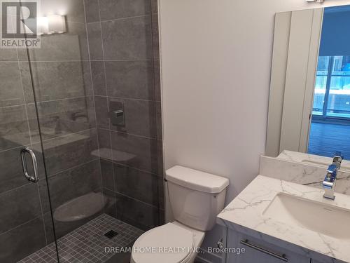 32 - 871 Sheppard Avenue W, Toronto, ON - Indoor Photo Showing Bathroom