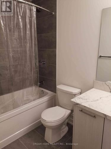 32 - 871 Sheppard Avenue W, Toronto, ON - Indoor Photo Showing Bathroom