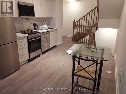 32 - 871 Sheppard Avenue W, Toronto, ON - Indoor Photo Showing Other Room