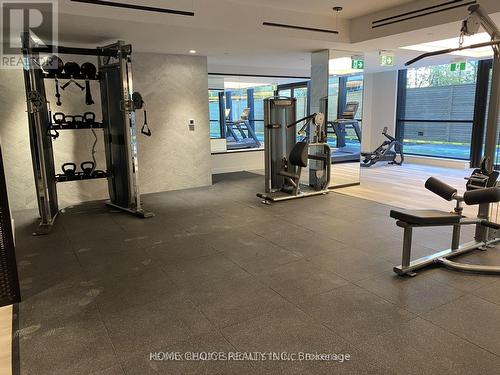 606 - 127 Broadway Avenue N, Toronto, ON - Indoor Photo Showing Gym Room