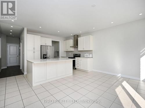 29 Junior Road, Brampton, ON - Indoor Photo Showing Kitchen