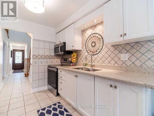 423 Brownridge Drive, Vaughan, ON - Indoor Photo Showing Kitchen With Double Sink