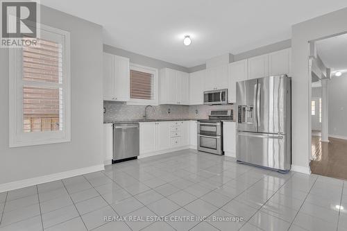 466 Cedric Terrace, Milton, ON - Indoor Photo Showing Kitchen