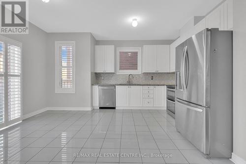 466 Cedric Terrace, Milton, ON - Indoor Photo Showing Kitchen