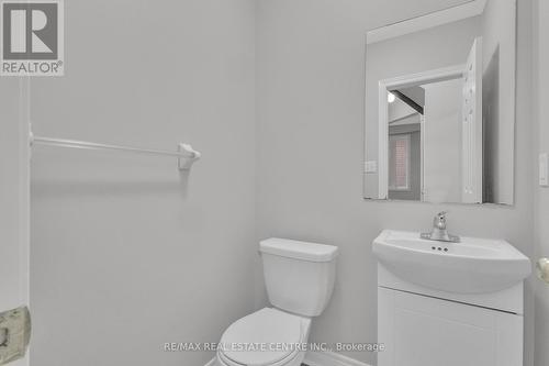 466 Cedric Terrace, Milton, ON - Indoor Photo Showing Bathroom