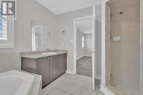 466 Cedric Terrace, Milton, ON - Indoor Photo Showing Bathroom