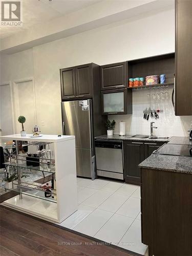 408 - 500 Sherbourne Street, Toronto, ON - Indoor Photo Showing Kitchen