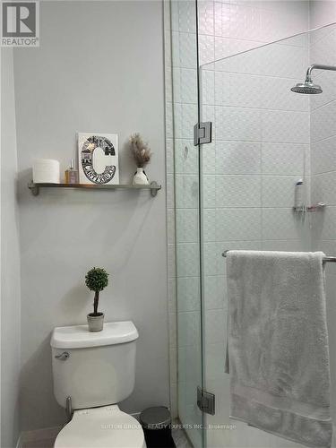 408 - 500 Sherbourne Street, Toronto, ON - Indoor Photo Showing Bathroom