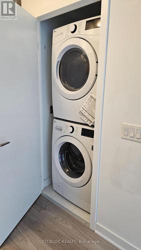 410 - 120 Parliament Street, Toronto, ON - Indoor Photo Showing Laundry Room