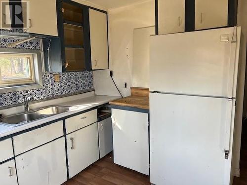 17 Victoria St, Sault Ste Marie, ON - Indoor Photo Showing Kitchen With Double Sink