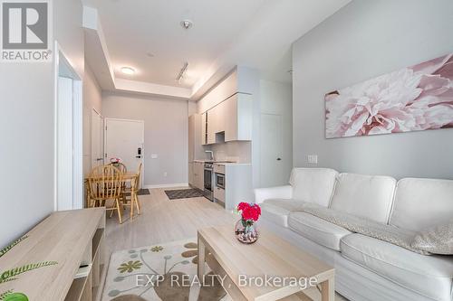 307 - 3883 Quartz Road, Mississauga, ON - Indoor Photo Showing Living Room