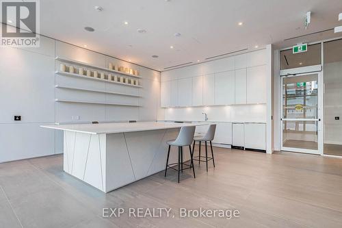 307 - 3883 Quartz Road, Mississauga, ON - Indoor Photo Showing Kitchen